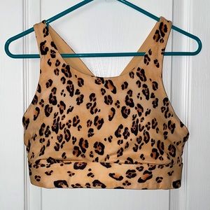 NWOT Fabletics No-Bounce High-Impact Sports Bra. Desert Leopard. Size L/XL.